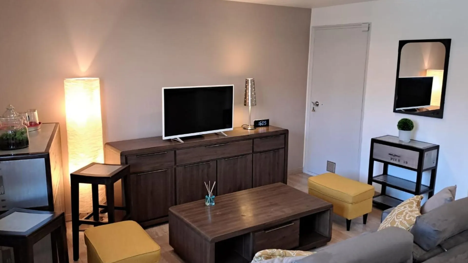 A Cosy And Comfortable Nest Toulouse France